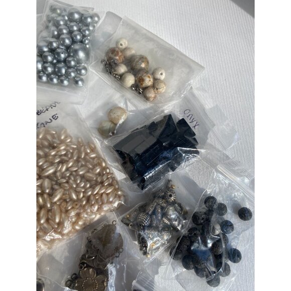Mixed bead Lot Multiple Colors, Sizes, Stone, Acrylic, Crystal, Metal L#2 - Picture 3 of 5